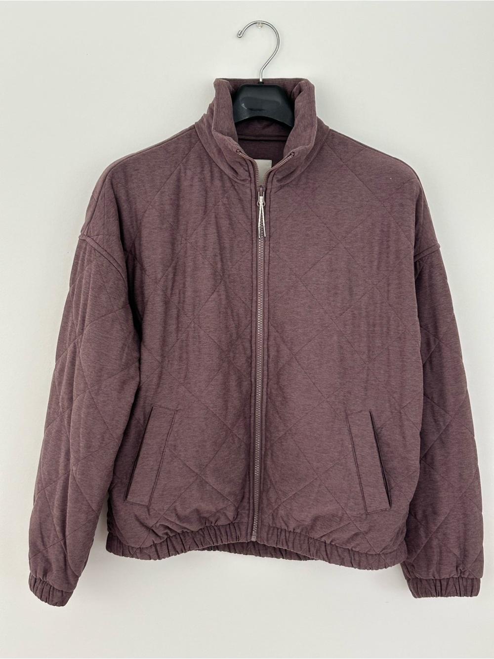Vuori Halo Insulated Quilted Jacket Hazel Heather Small - Picture 2 of 12